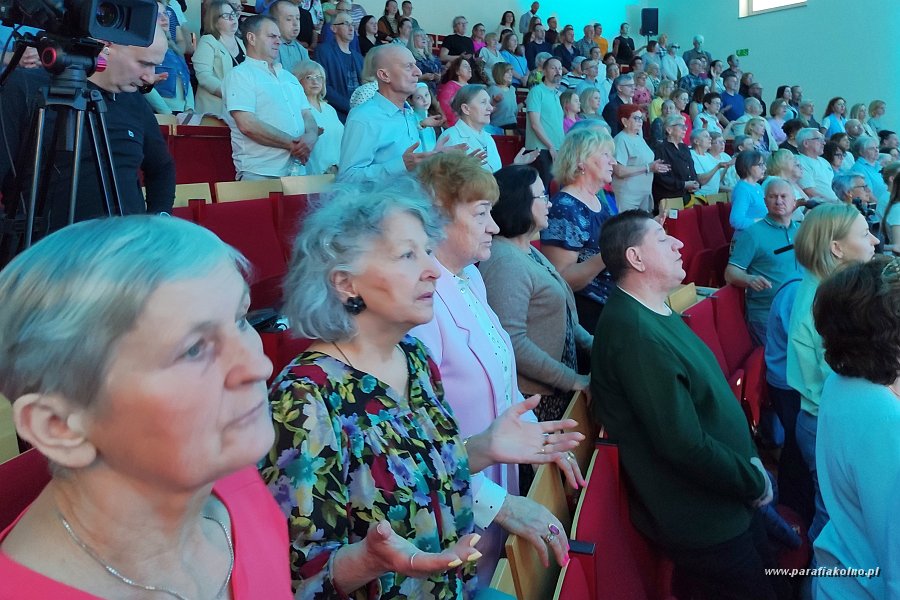 12 Uwielbienie.jpg